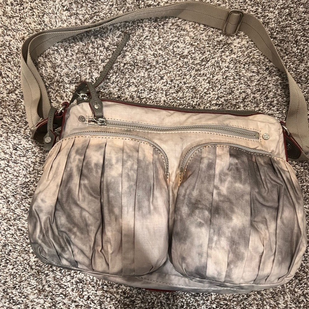 Vintage MZ Wallace in white and gray smoke pattern